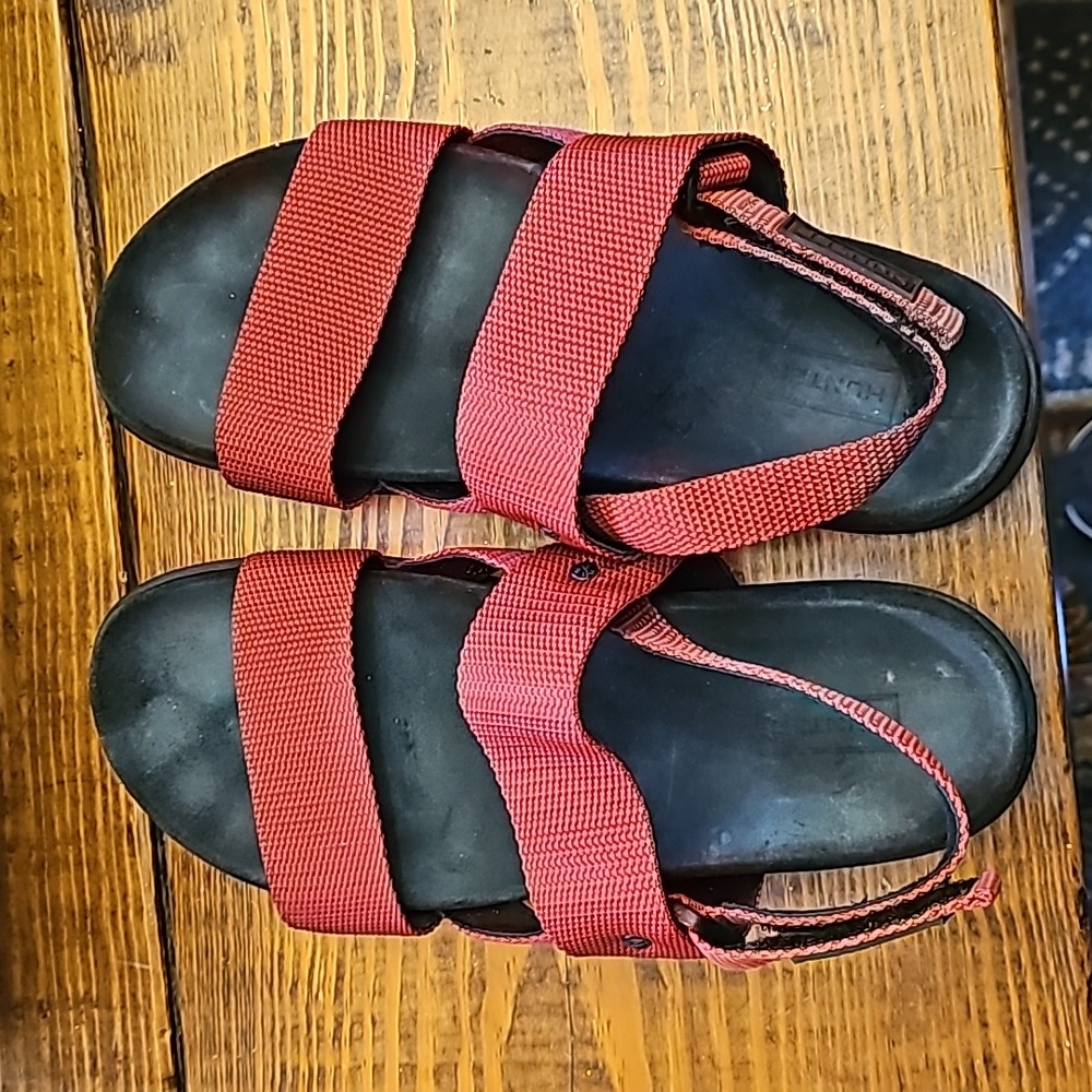 Hunter sandals